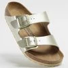 Bon marché 🎁 Sandales Femme Arizona Electric Metallic Gold de Birkenstock 🔔 -Skr Soldes birkenstock 314072 1014840 ELECTRIC METALLIC GOLD 20220412T160621 01