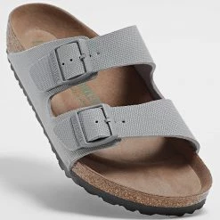 Remise ❤️ Sandales Arizona Rivet Logo Vegan Gris de Birkenstock 🔥