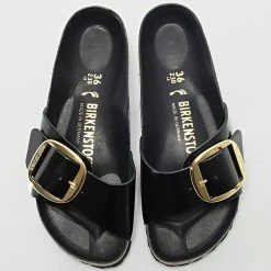 Le moins cher 💯 Sandales Femme Madrid Big Buckle High-Shine Black de Birkenstock 🌟 -Skr Soldes birkenstock 335737 1022650 SHINE BLK 20220913T154032 04