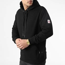 Nouveau 🛒 Sweat Capuche Sacramento Noir de Compagnie de Californie ⭐ -Skr Soldes compagnie de californie 307534 SAC M 01 20220307T162227 03