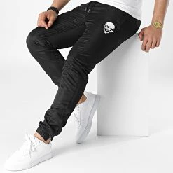 Acheter 😉 Pantalon Jogging Diamant Skull Noir Blanc de Untouchable 🌟 -Skr Soldes untouchable 311694 MACTYER JOGD SKULL NOIBLC 20220325T161552 03